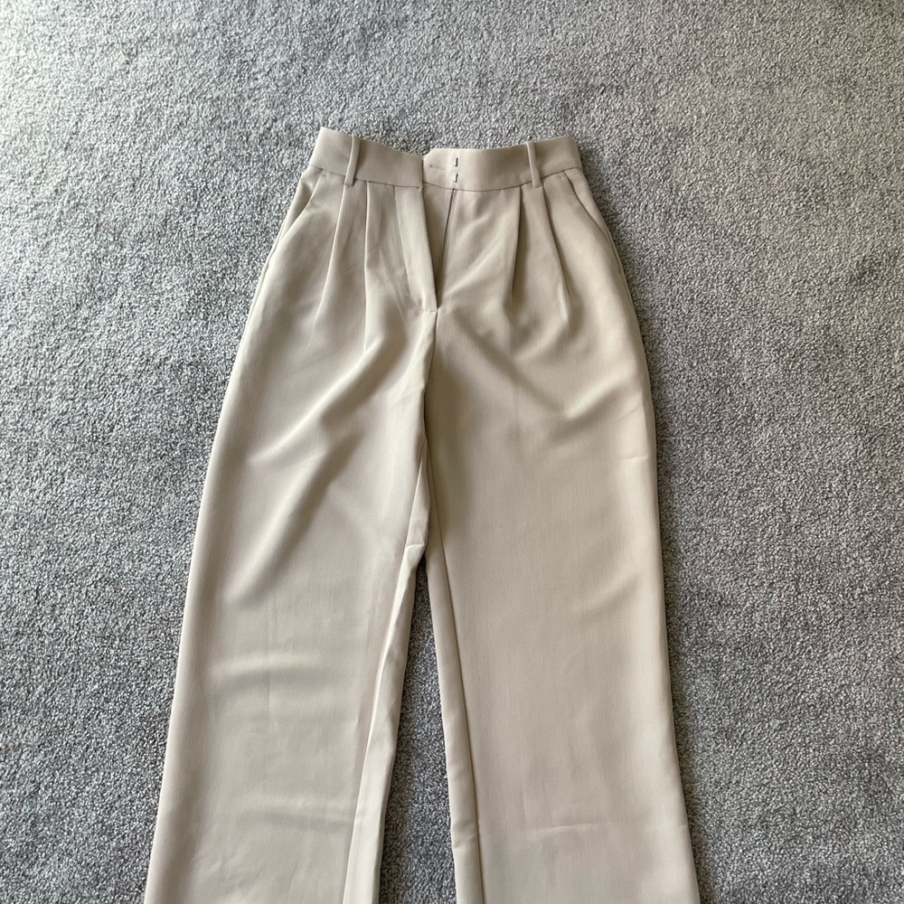 Abercrombie & Fitch Tailored wide-leg pants. Size 25. BNWT